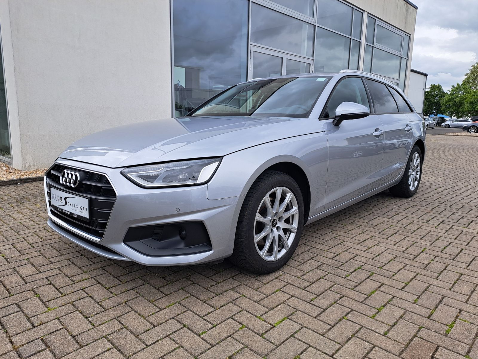 Audi A4 Avant 35 TDI - Samsaru's Car Outlet