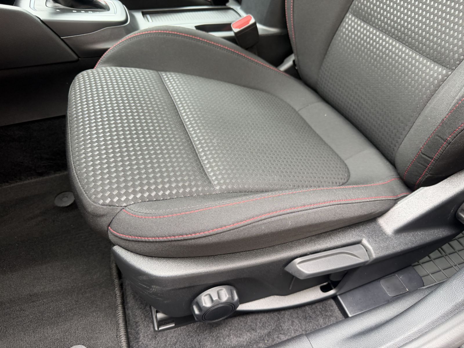 Ford Focus ST-Line LED Navi ACC-Tempomat Pano Kamera