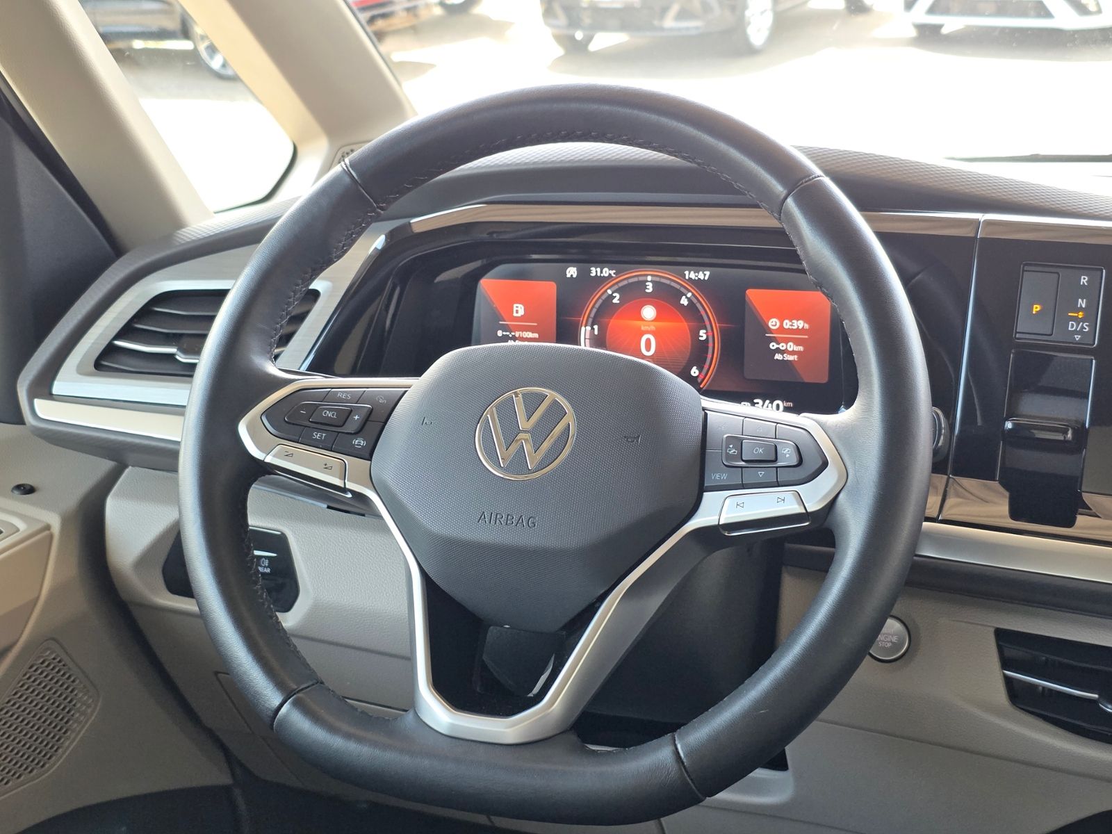 Volkswagen T7 Multivan 2.0 TDI DSG Lang - Samsaru's Car Outlet