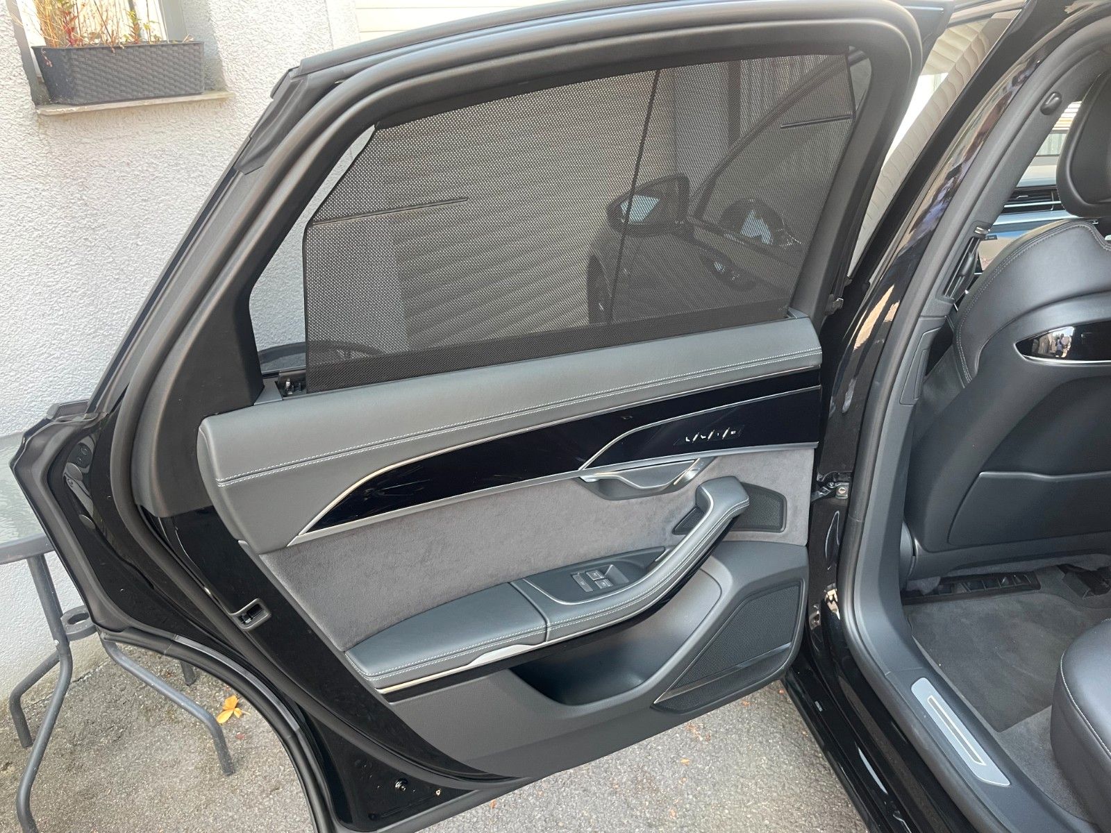 Audi A8 50 TDI quattro S line - Samsaru's Car Outlet