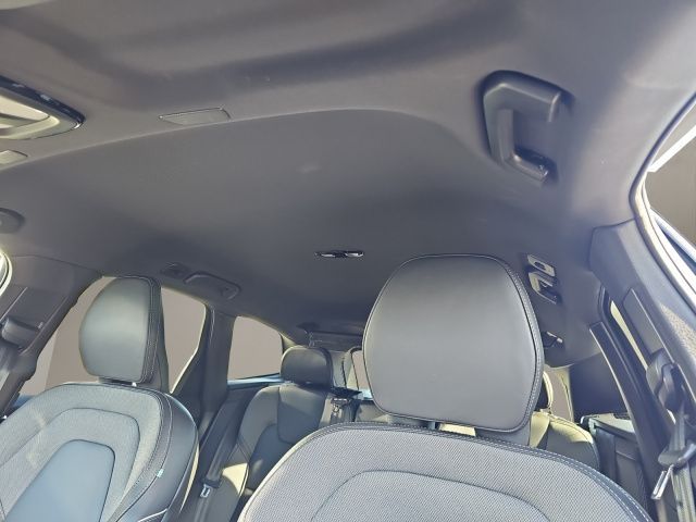 Volvo XC60 B5 B AWD Plus Dark - Samsaru's Car Outlet