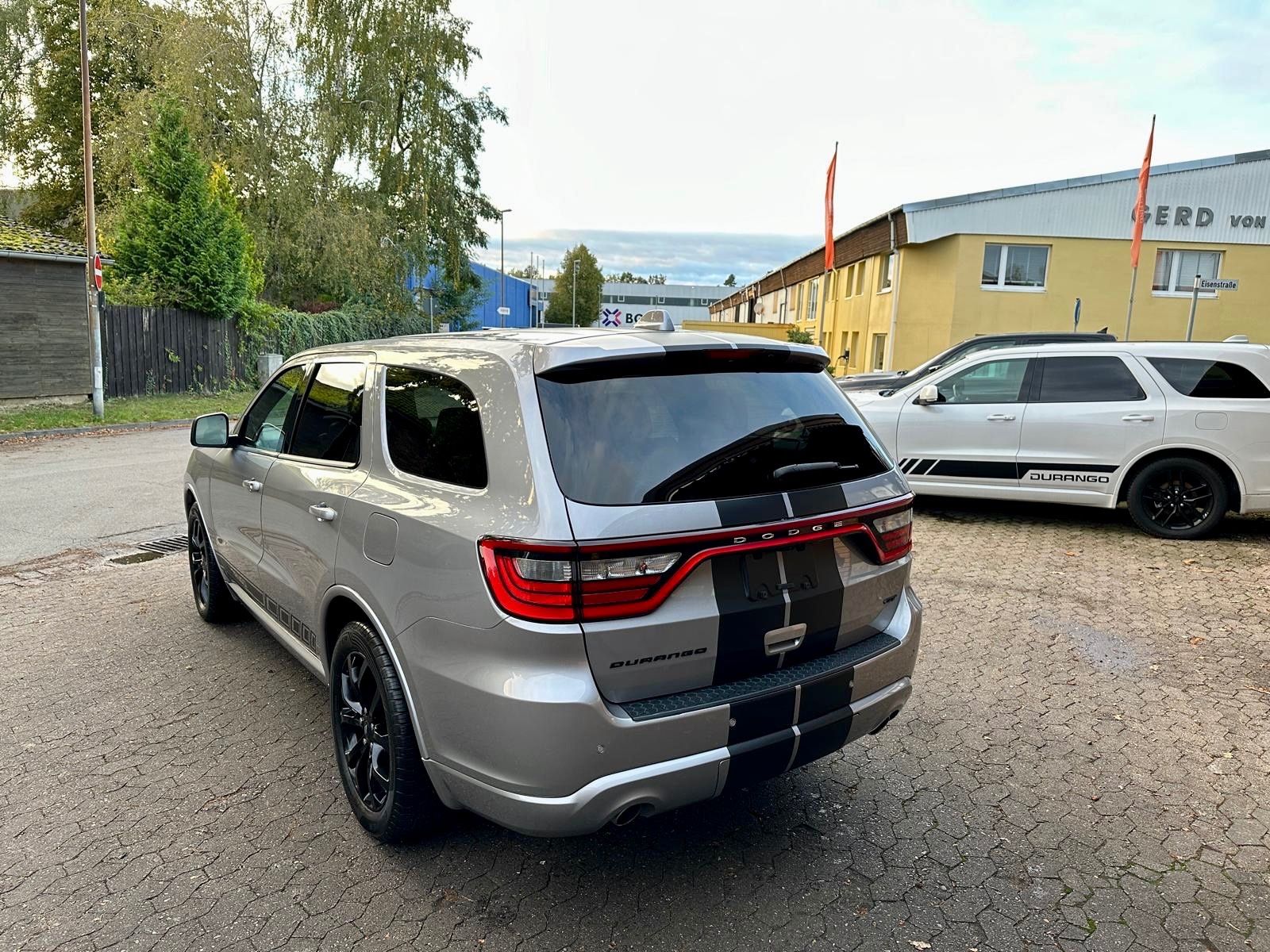 Dodge 3,6 V6*LED*PDC*LEDER*7 SITZER*20 ZOLL*NAVI*