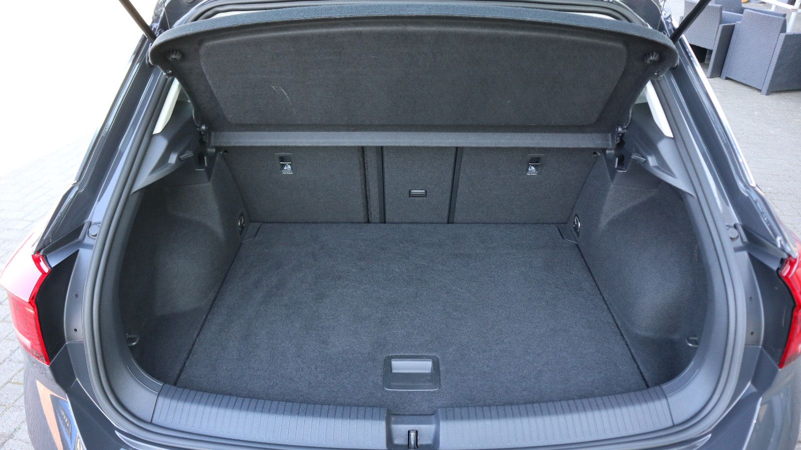Volkswagen T-Roc Style 2.0 TDI - Samsaru's Car Outlet