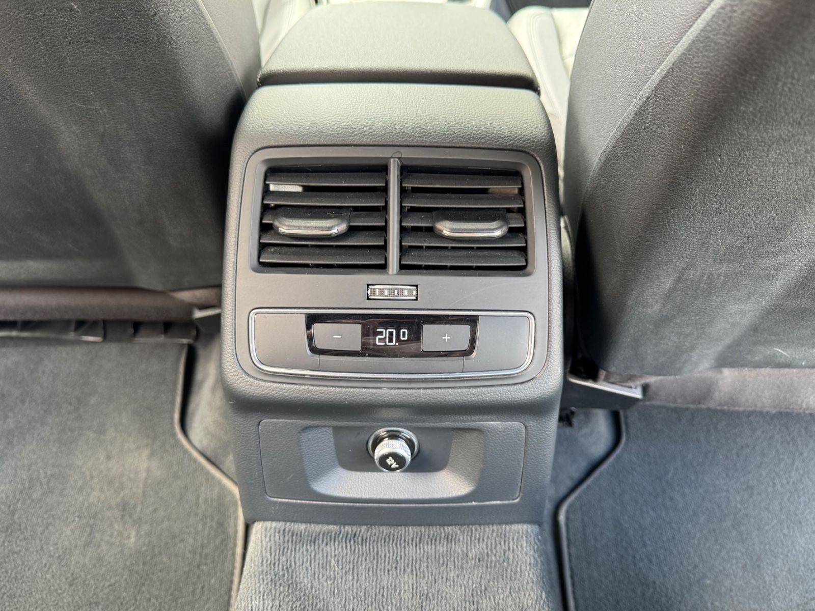 Audi A4 Avant 35 TFSI advanced - Samsaru's Car Outlet