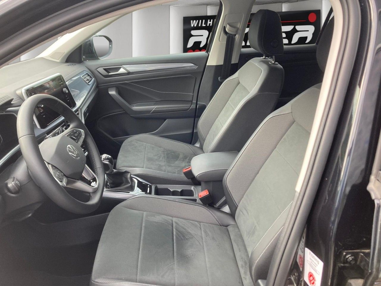 Volkswagen T-Roc 1.0 TSI Style - Samsaru's Car Outlet