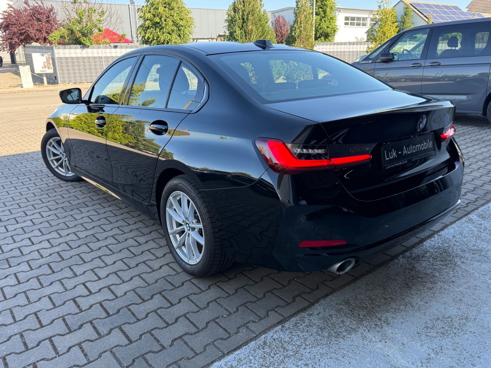 BMW 320d - Samsaru's Car Outlet