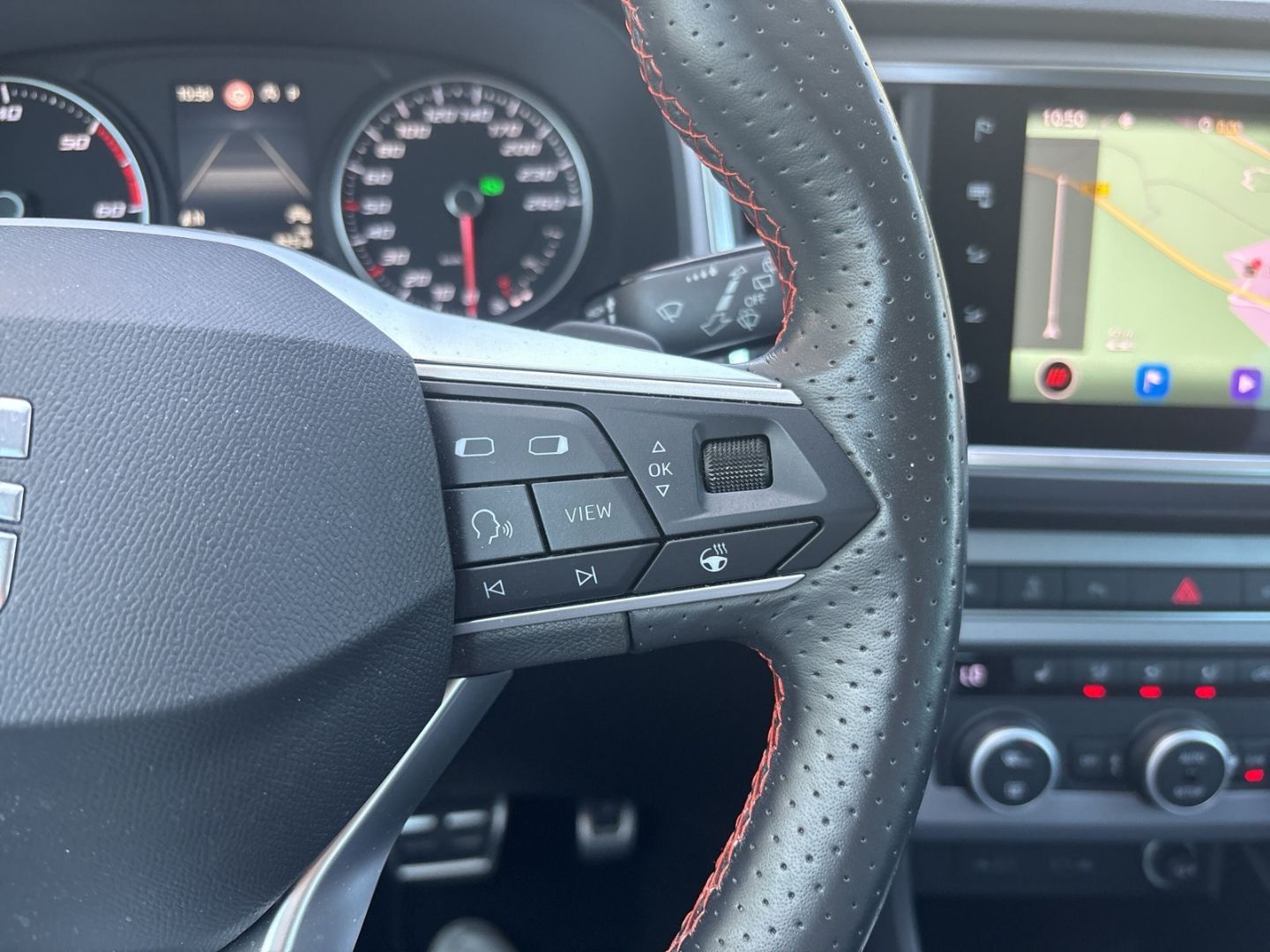Seat Ateca FR AHK-el.Navi+LED+ ACC+Apple CarPlay+PDC