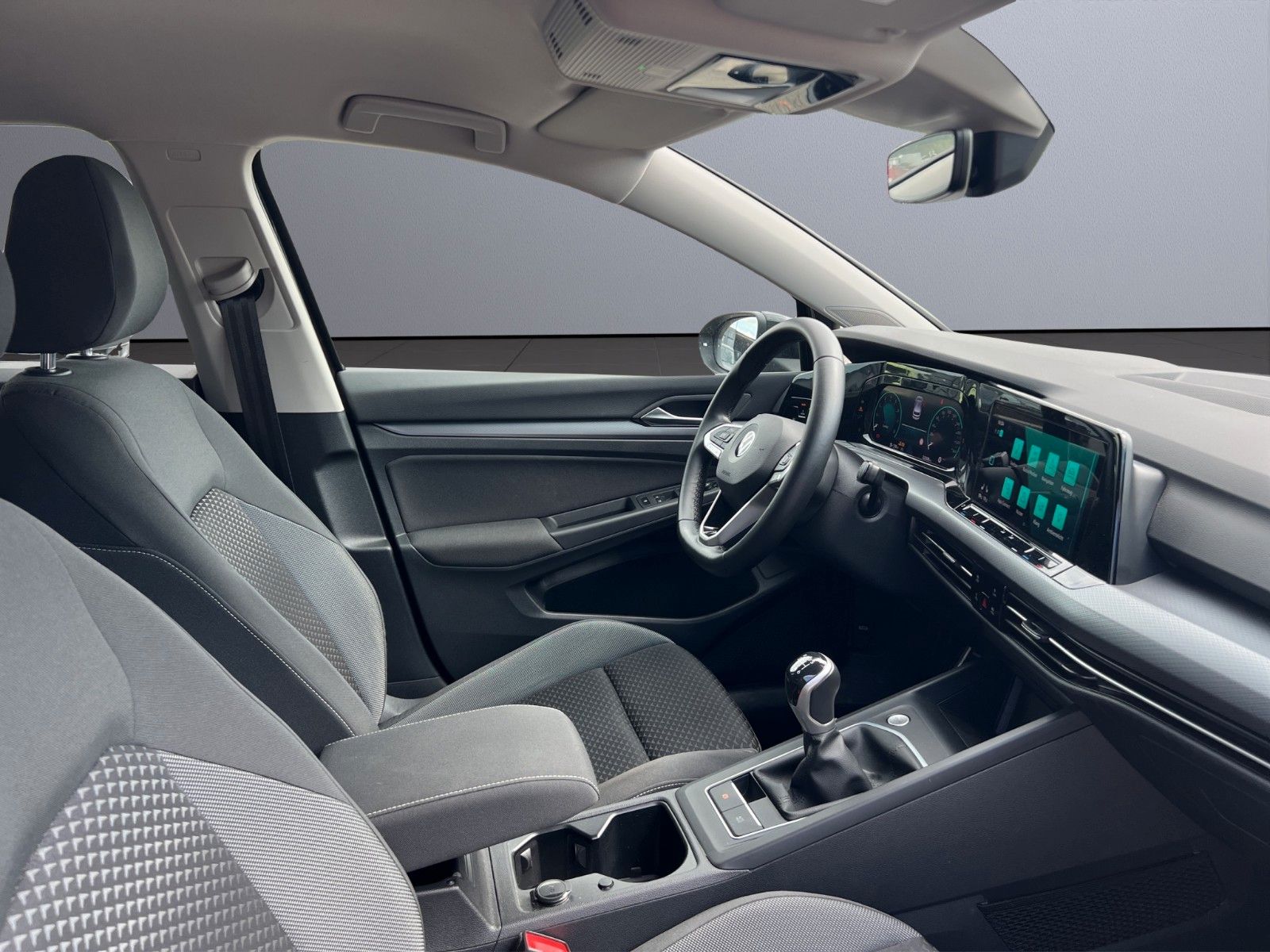 Volkswagen Golf VIII Active 1.5 TSI - Samsaru's Car Outlet