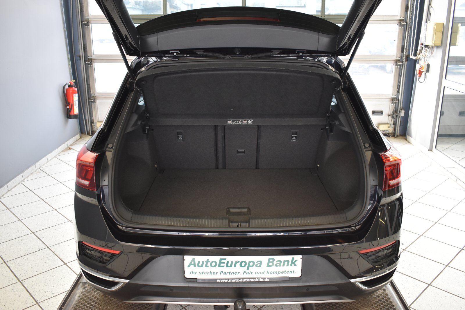 Volkswagen T-Roc 2.0 TSI Sport 4Motion - Samsaru's Car Outlet