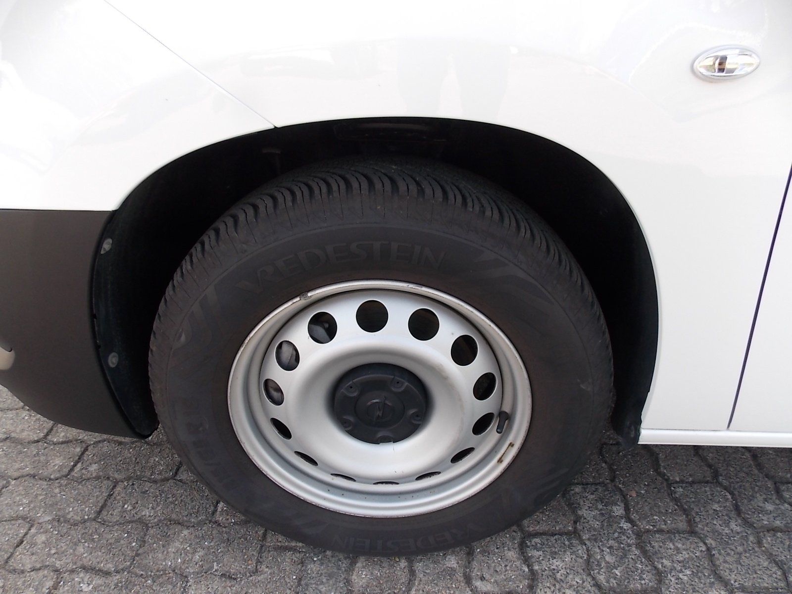 Opel Combo-e Cargo Edition - Samsaru's Car Outlet