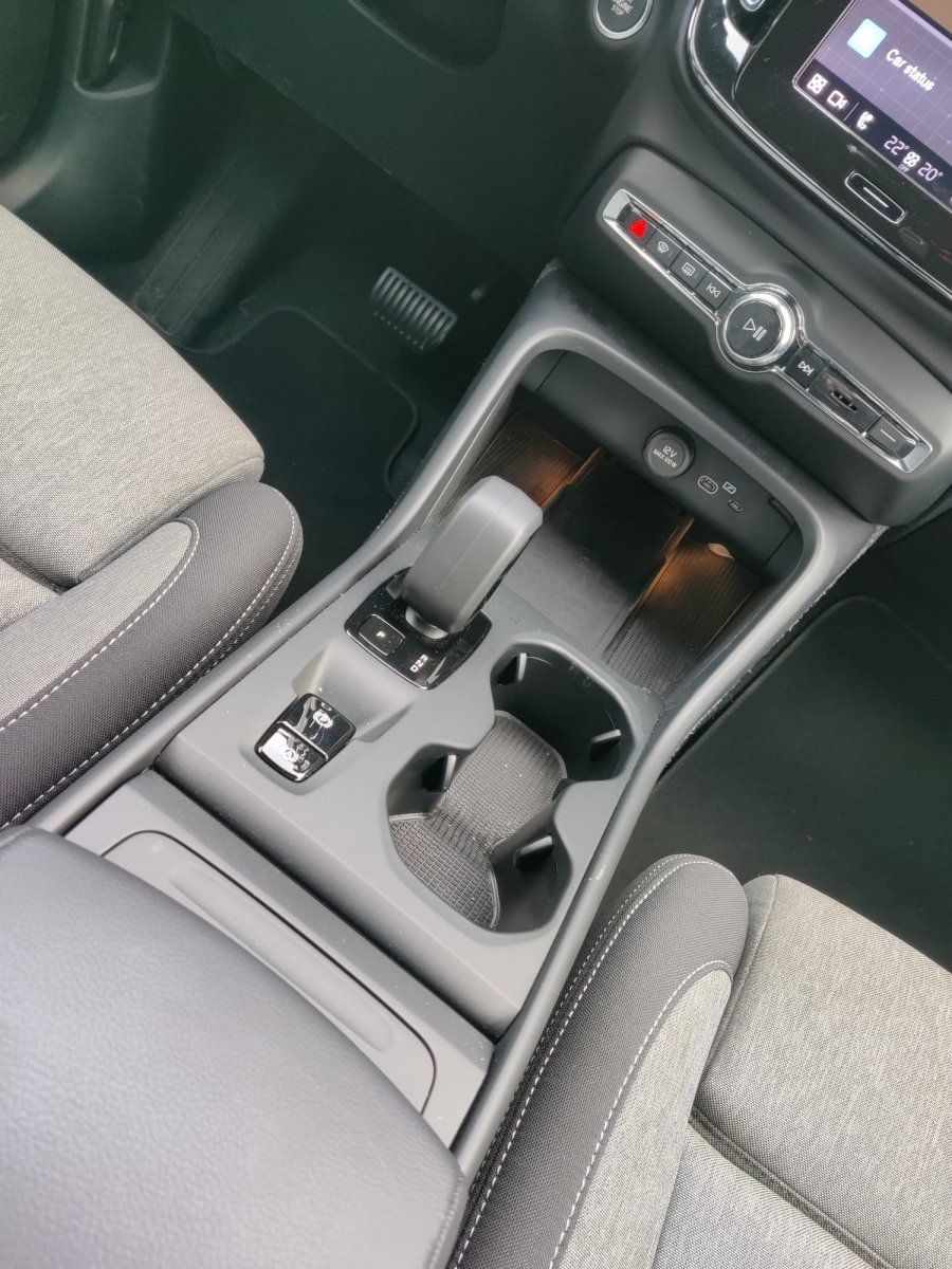 Volvo XC40 B3 Core, 360°-Kamera, Winterräder, LED