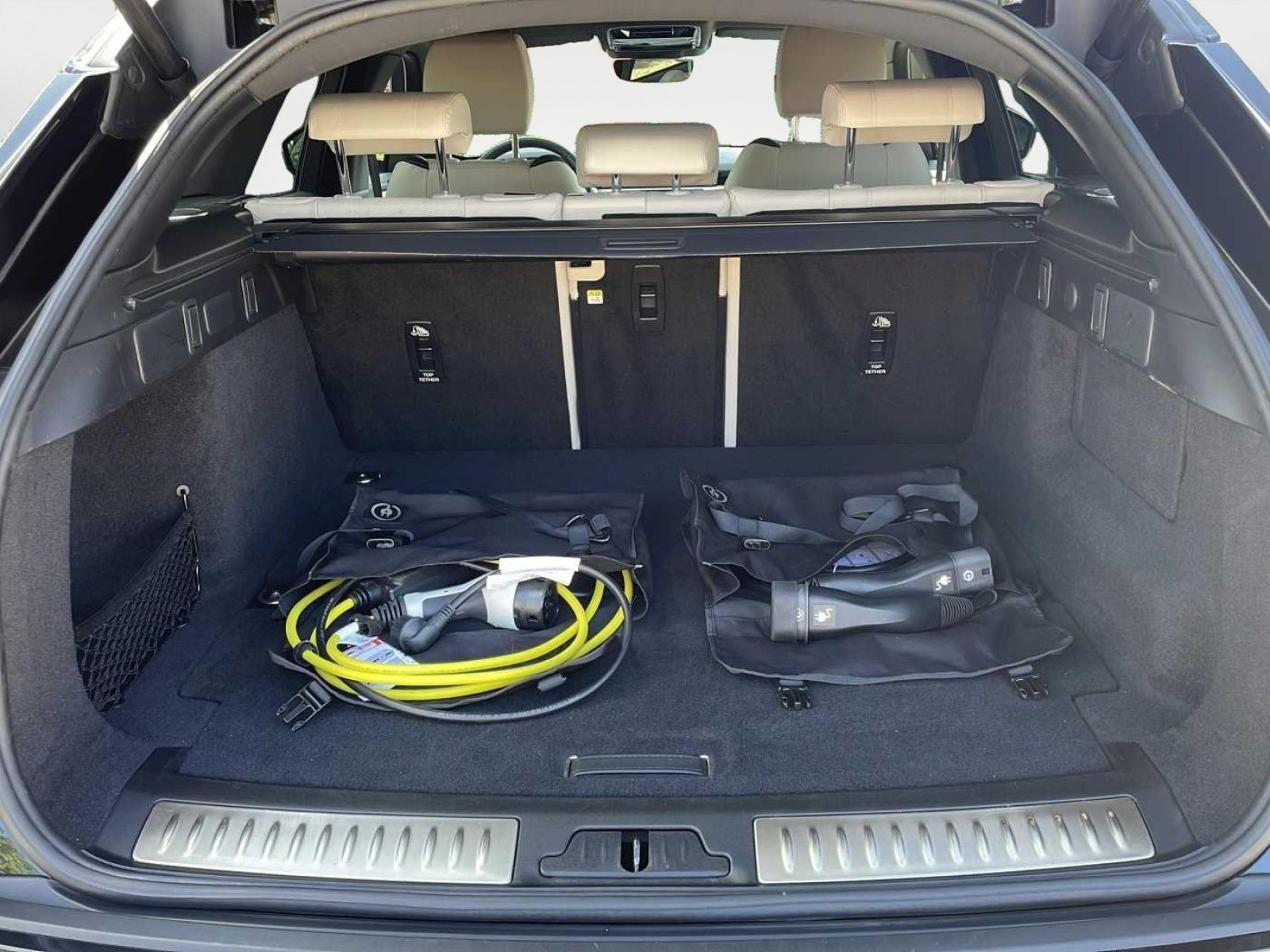 Range Rover Velar Benzin/Plug-In-Hybrid P400e S - Samsaru's Car Outlet
