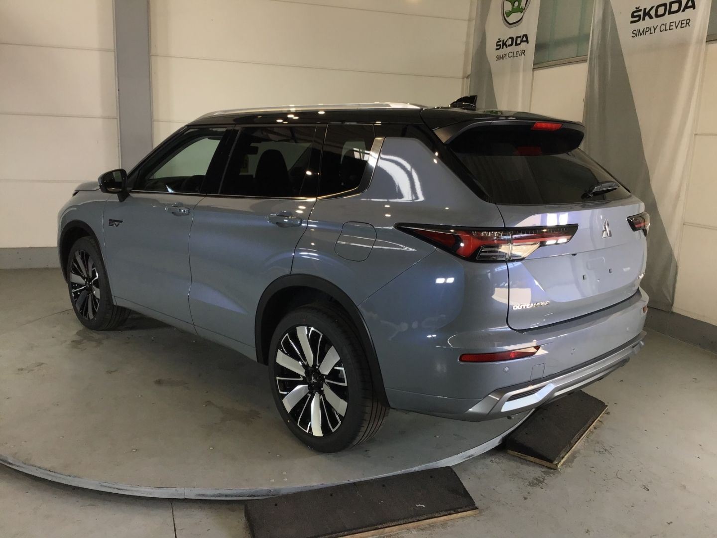 Mitsubishi Outlander TOP PHEV  ACC/Pano/Navi/Leder/360°