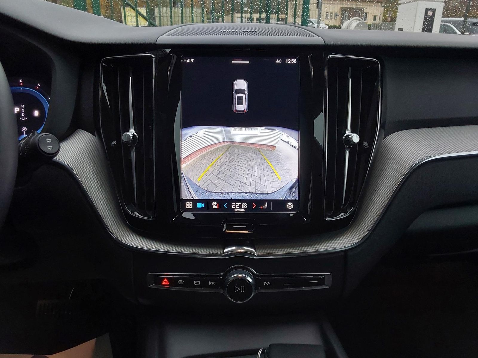 Volvo XC60 B4 D AWD Plus Dark AHK/ACC/LED/SHZ/PDC/N...