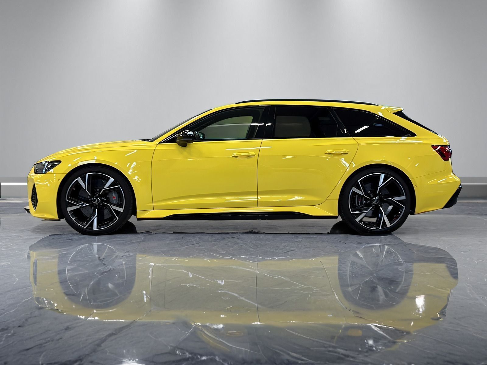Audi RS 6 Avant +KERAMIK+SPORTABGAS+LASER+AHK+KAMERAS