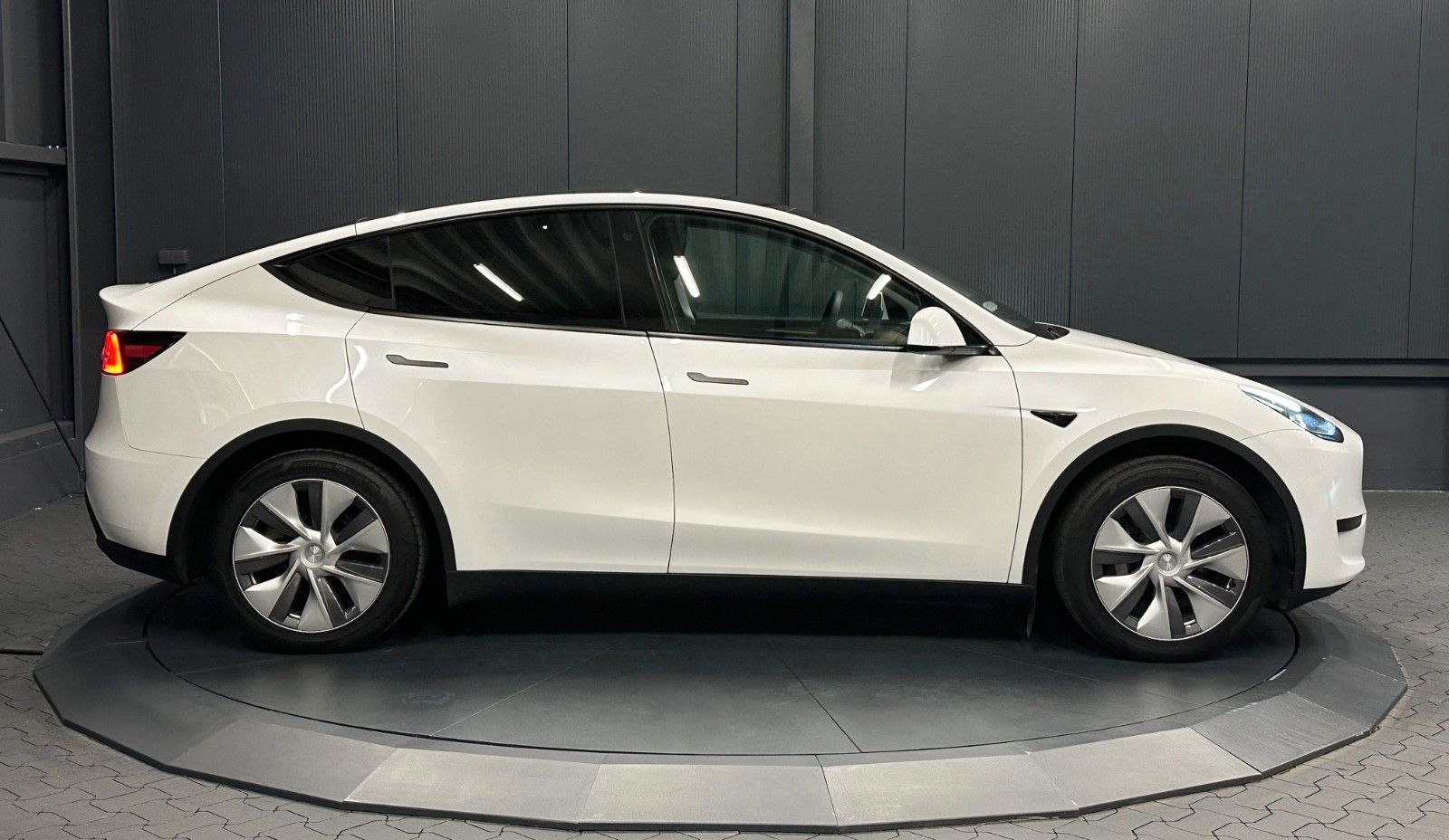 Tesla Model Y RWD *1.HAND*Wärmepumpe*