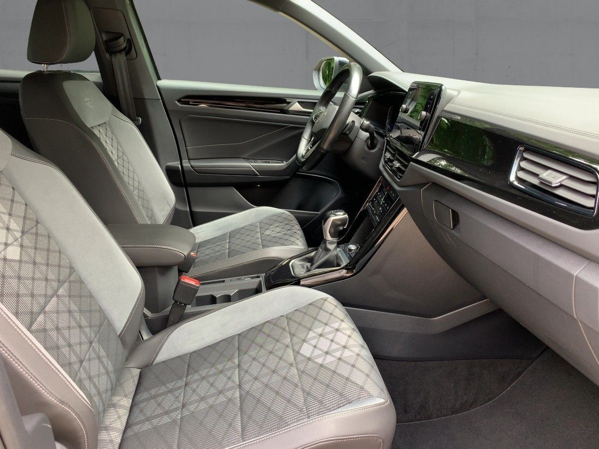 Volkswagen T-Roc 1.5 TSI DSG R-LINE - Samsaru's Car Outlet