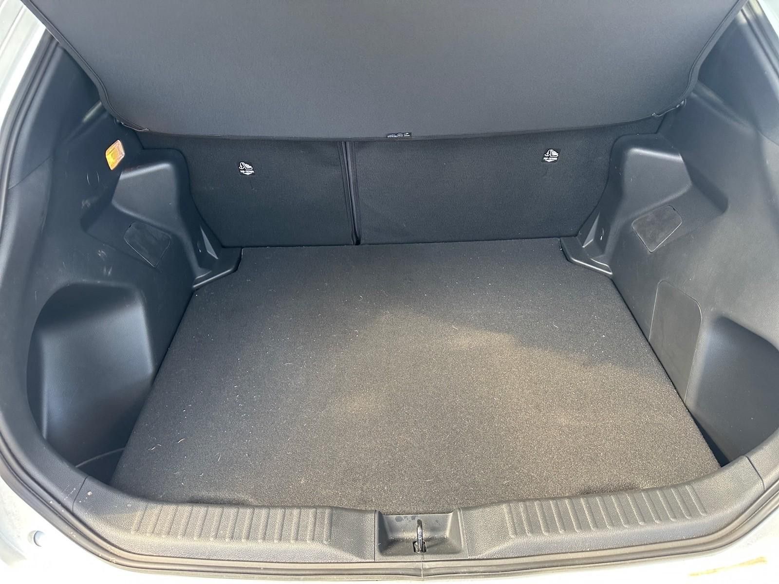 Toyota Yaris Cross Hybrid FWD Black&White Navi+Winterko