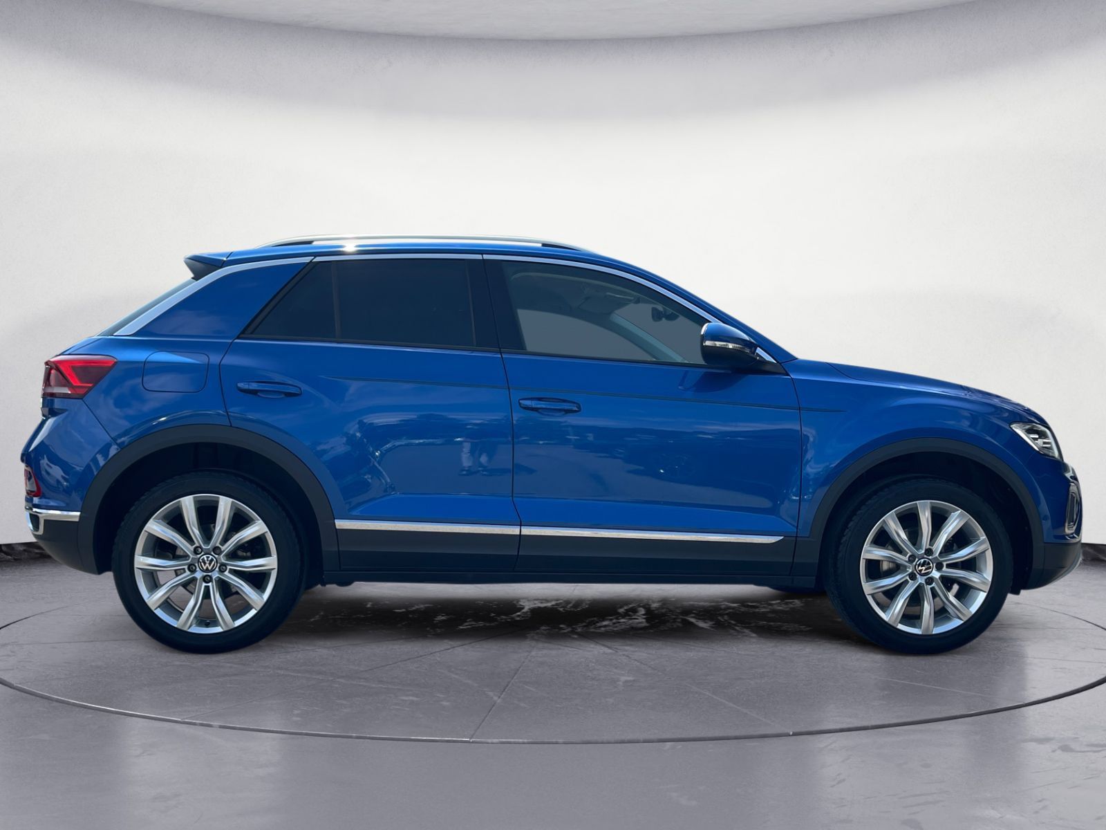 Volkswagen T-Roc 1.5 TSI - Samsaru's Car Outlet