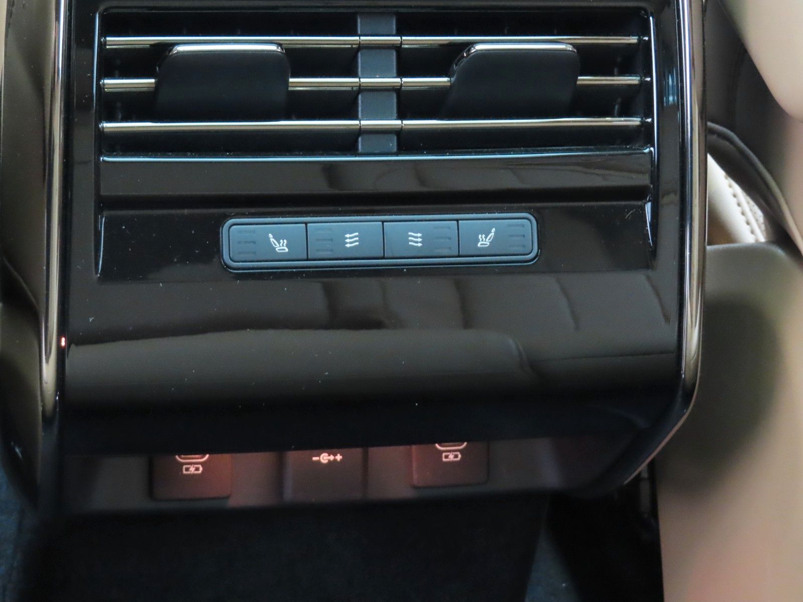 Range Rover Sport 3.0 D300 MHEV AWD SE - Samsaru's Car Outlet