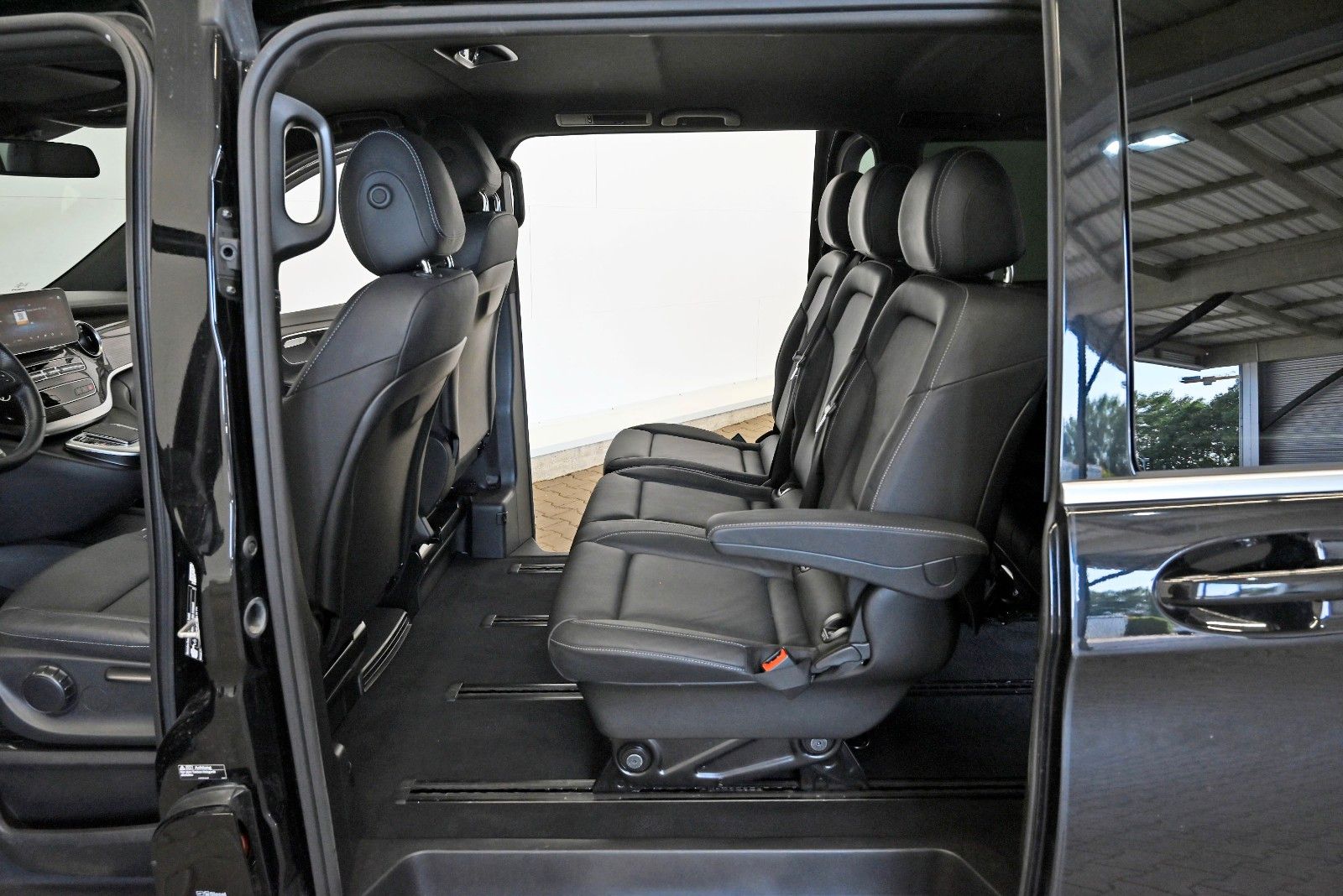Mercedes-Benz V 300 d Allrad AVANTGARDE XXL - Samsaru's Car Outlet