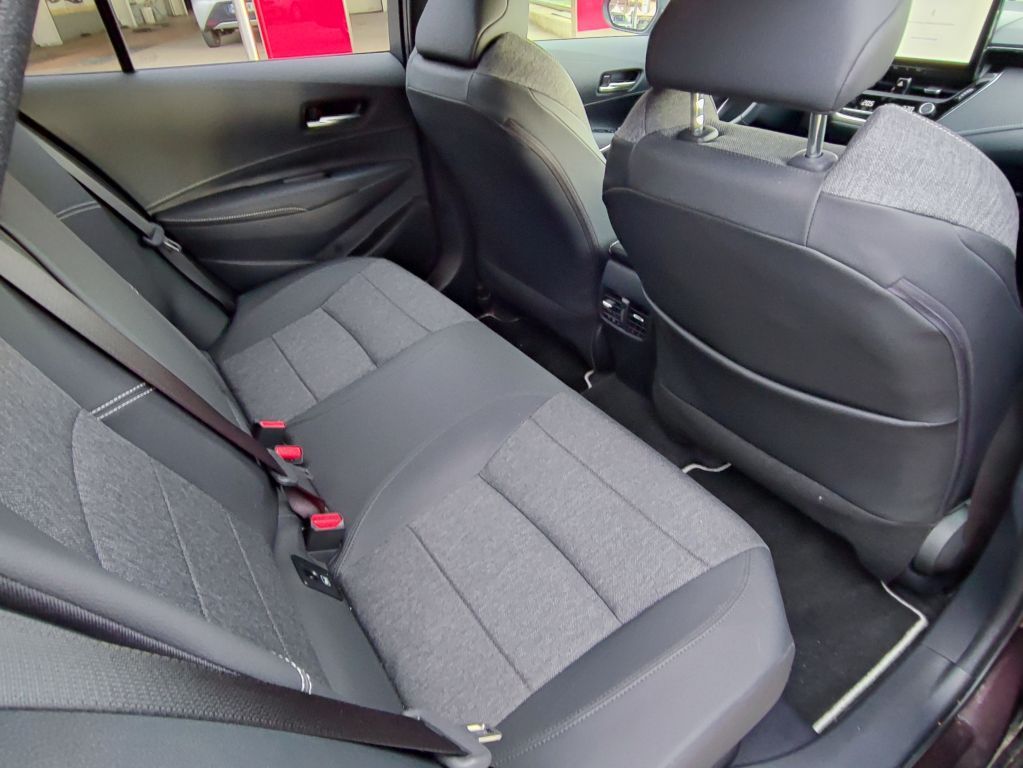 Toyota Corolla 2.0 Hybrid - Samsaru's Car Outlet