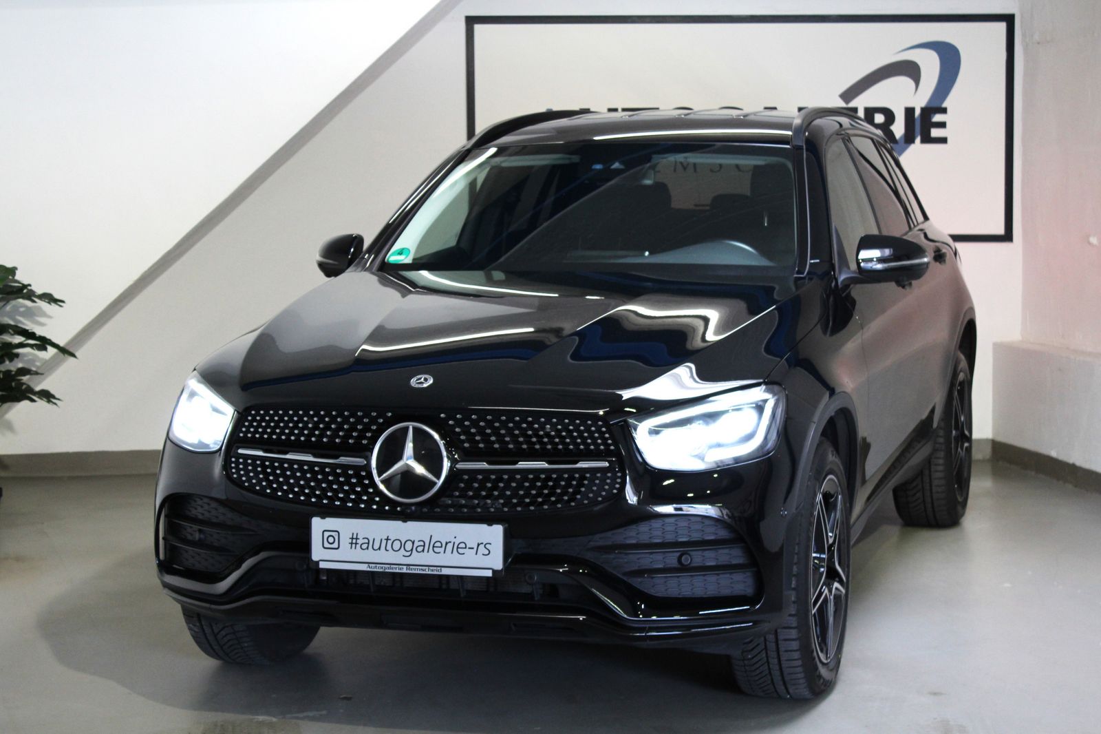 Mercedes-Benz GLC 300de 4Matic AMG LINE - Samsaru's Car Outlet