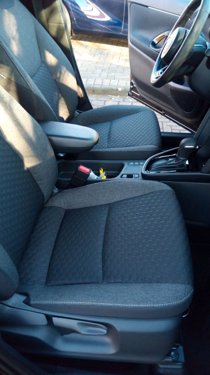 Toyota Yaris Cross 1,5-l-VVT-iE Teamplayer Safety P. V