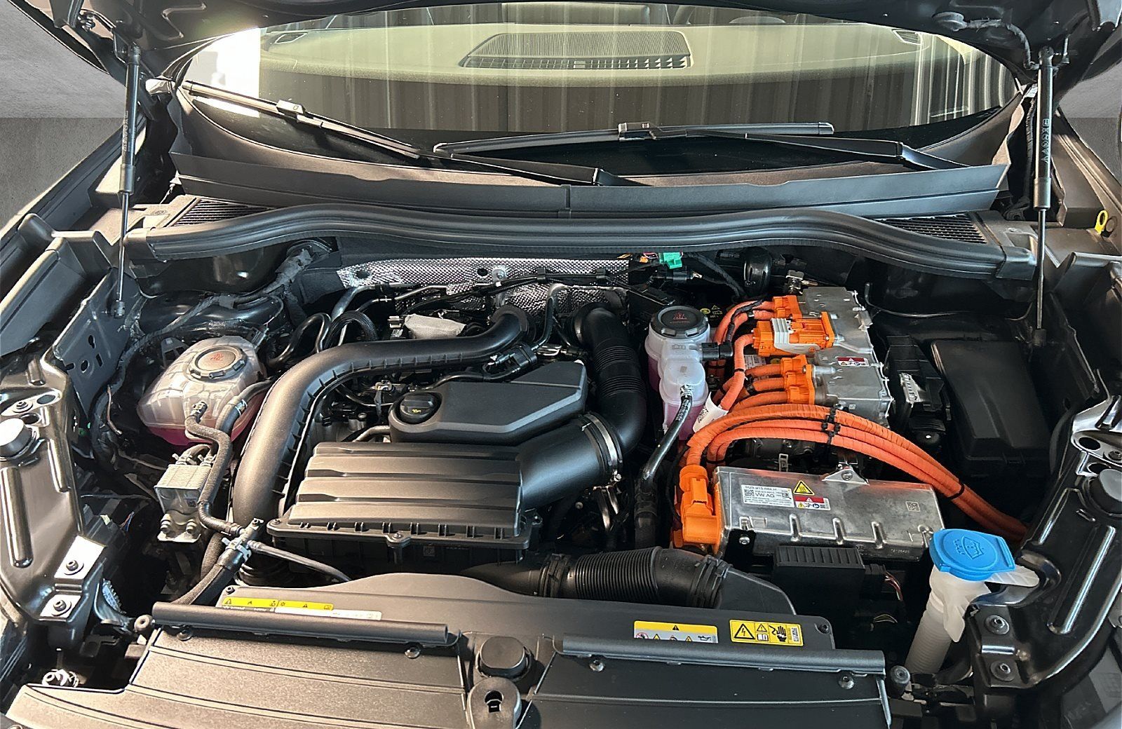 Volkswagen Tiguan R-Line 1.5 eHybrid 360 4xSHZ ACC AHK AUT