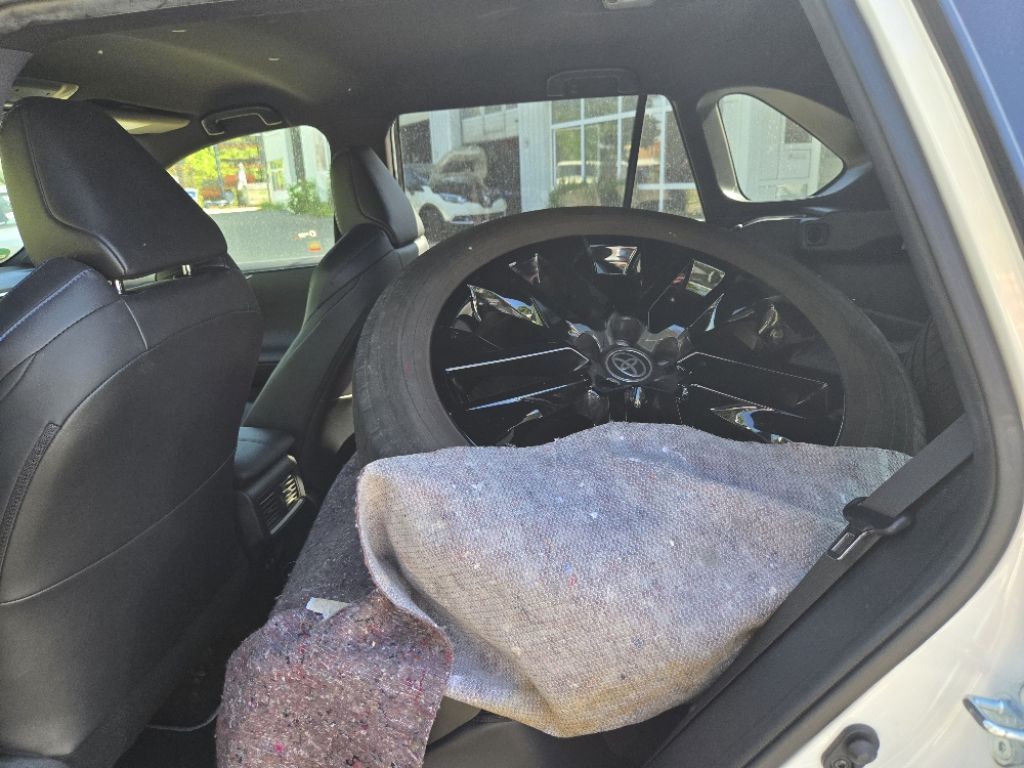 Toyota RAV 4 2.5 4x4 Hybrid Style - Samsaru's Car Outlet