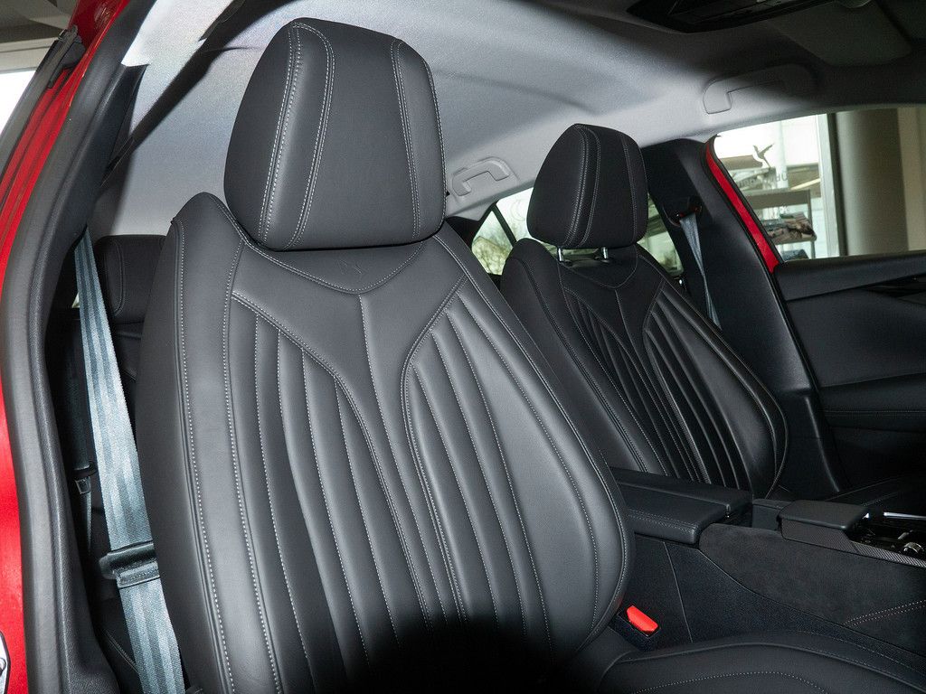 DS Automobiles DS 4 E-TENSE 225 Performance Line + MATRIX-LED
