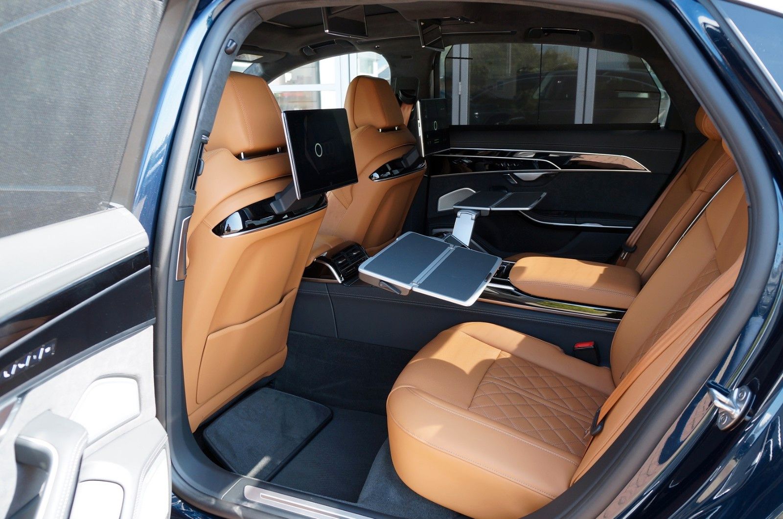 Audi A8L S line V8 60 TFSI - Samsaru's Car Outlet