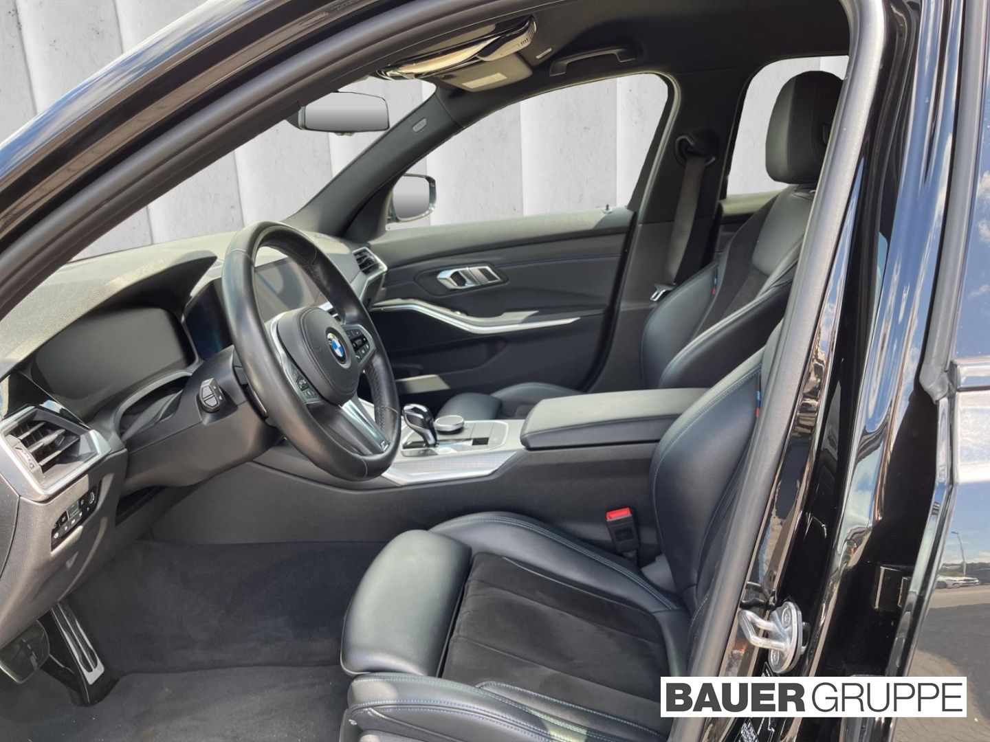 BMW 320 d xDrive M Sport Touring - Samsaru's Car Outlet