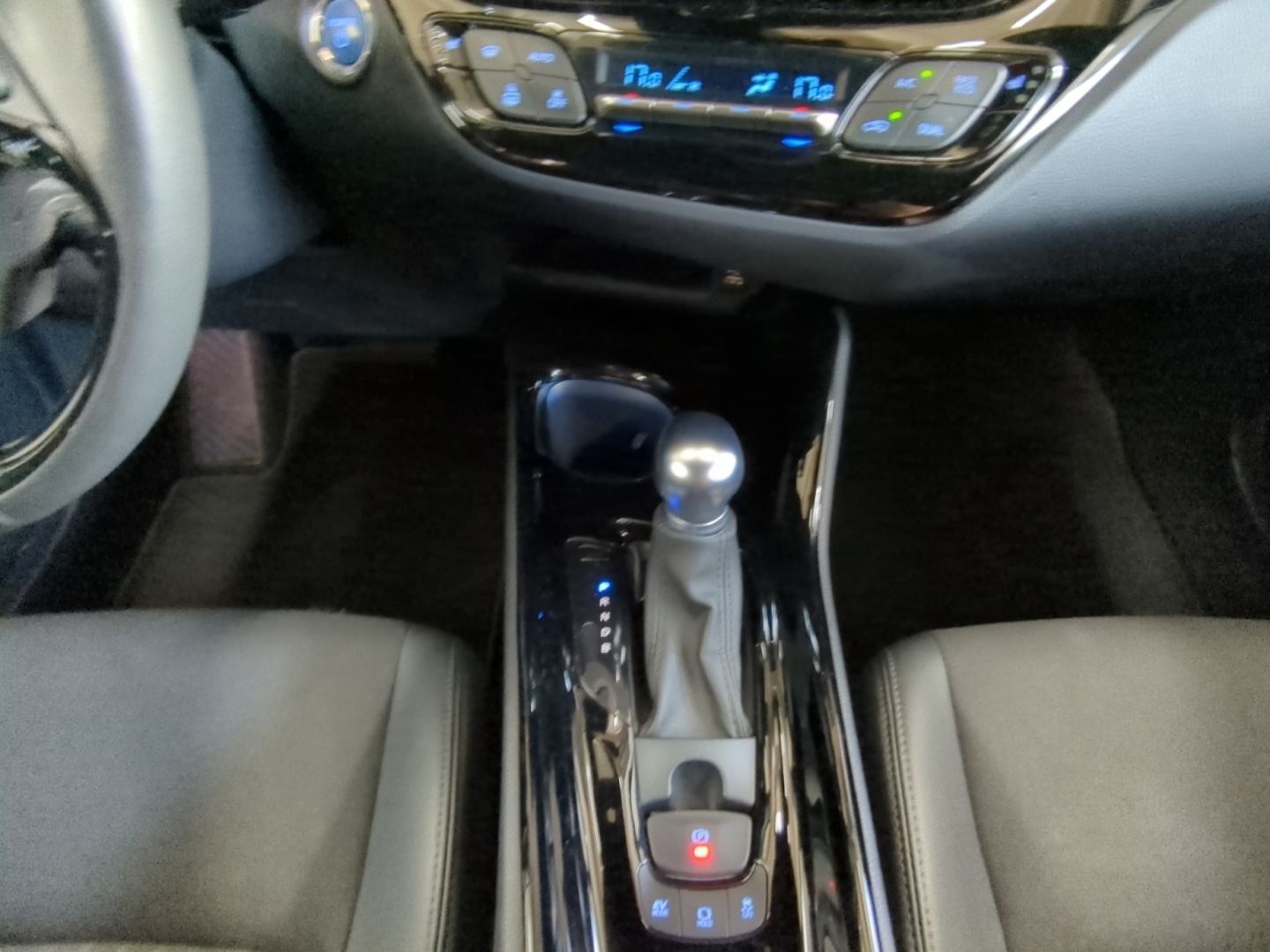 Toyota C-HR Hybrid - Samsaru's Car Outlet