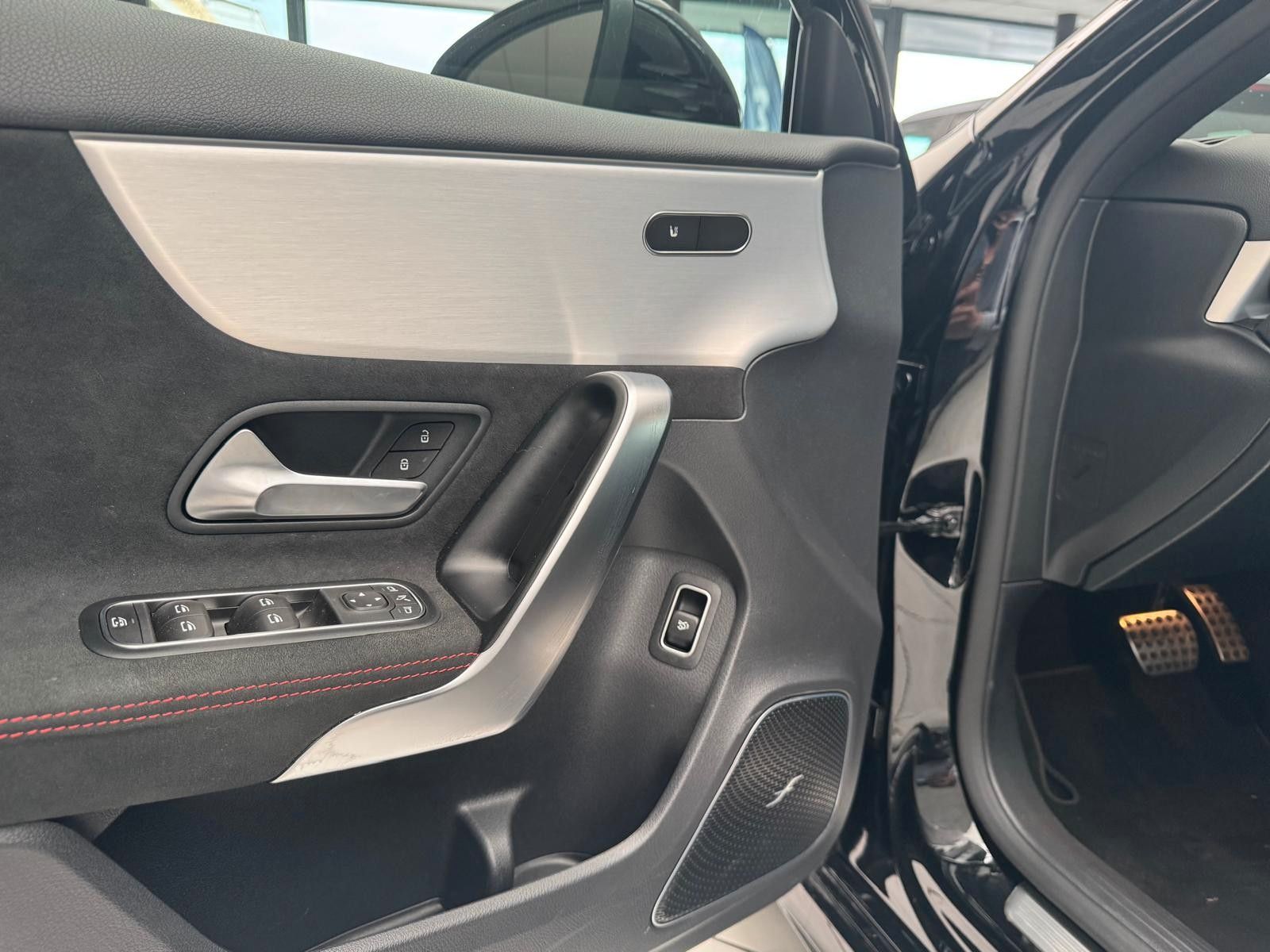 Mercedes-Benz A 200 AMG Line Advanced Plus - Samsaru's Car Outlet