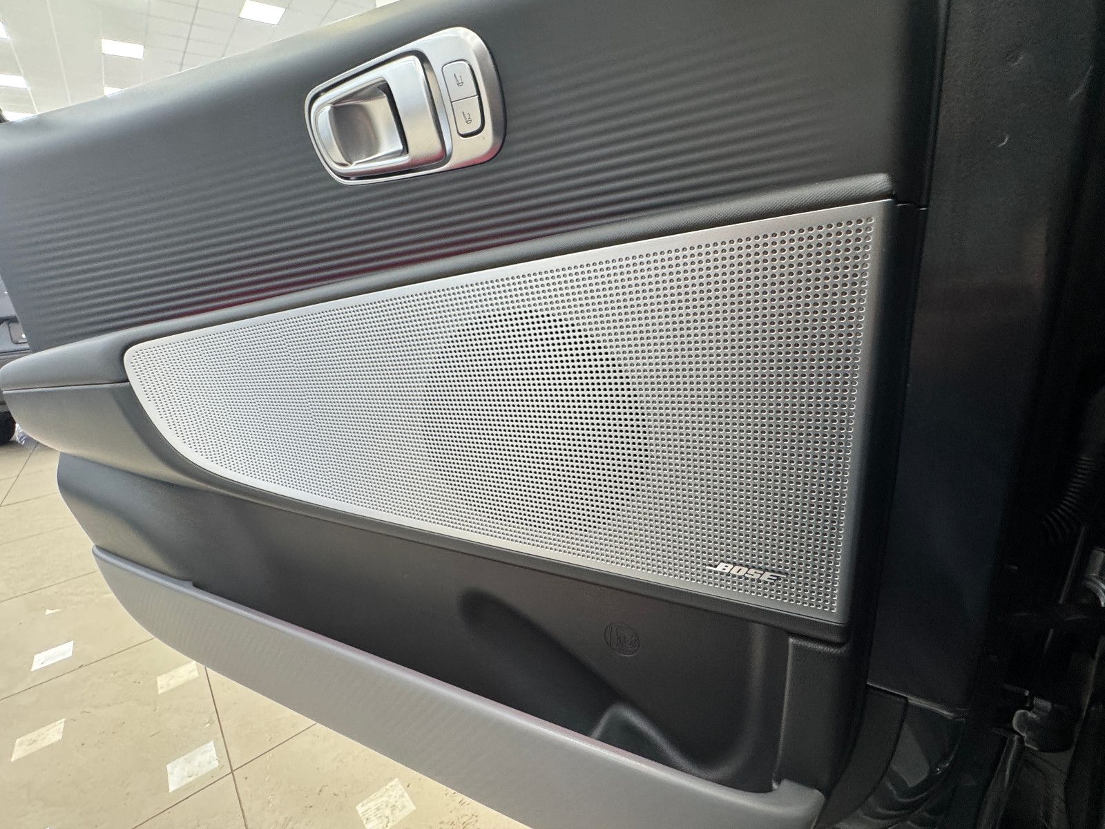Hyundai IONIQ 6 77,4kWh 325ps 4WD Uniq 360°K/BOSE/DIGI