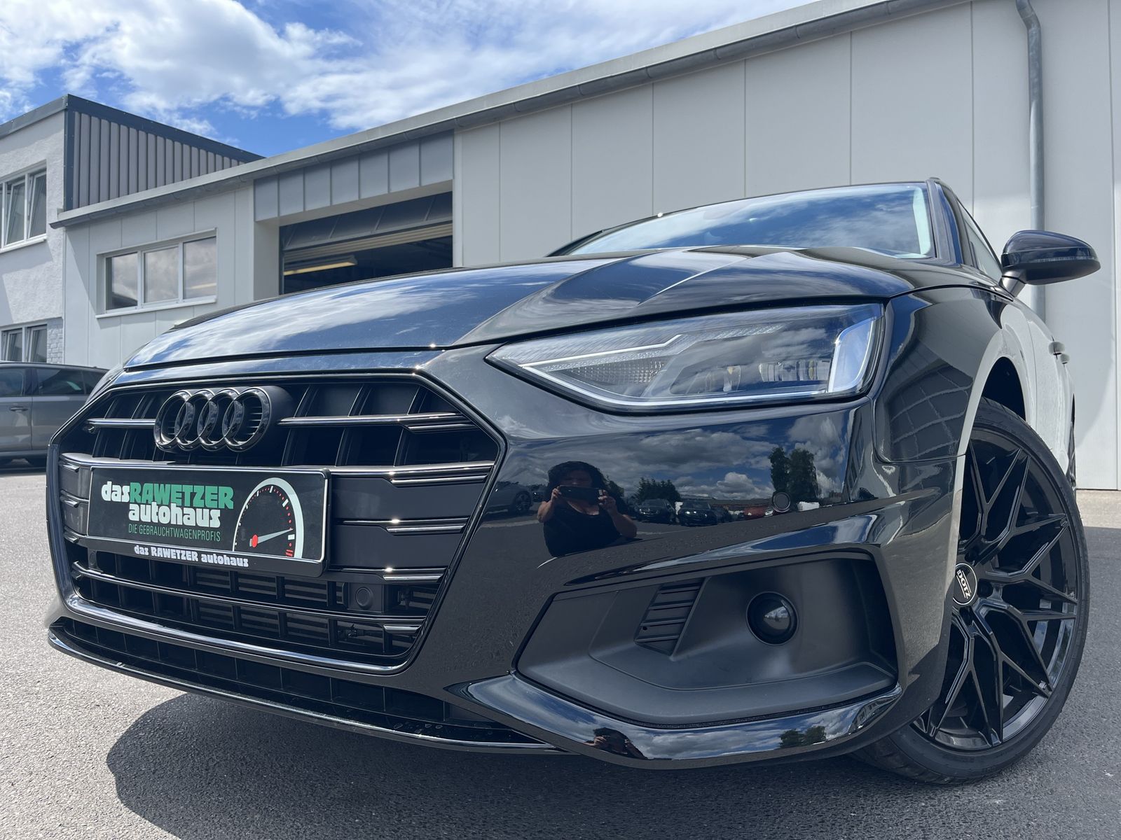 Audi A4 Avant 35 2.0 TFSI S-Line Optik Blackline - Samsaru's Car Outlet