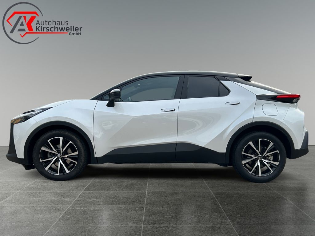 Toyota C-HR 1.8 Hybrid Black&White