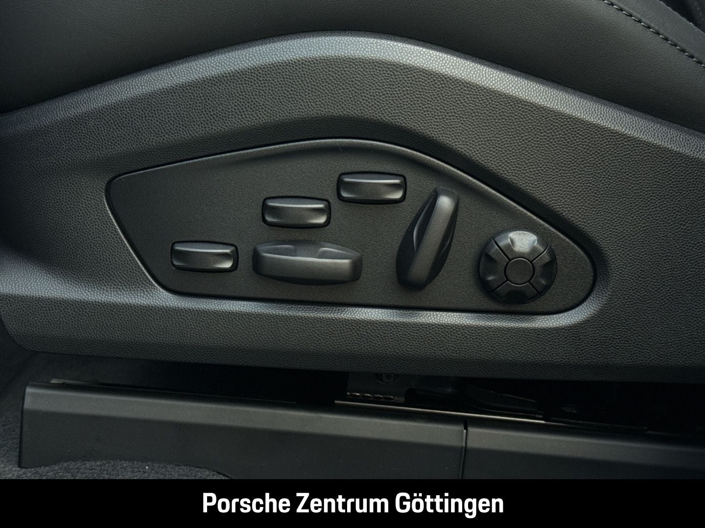 Porsche Macan 4 Kupferrubin BOSE Panorama Luftfederung