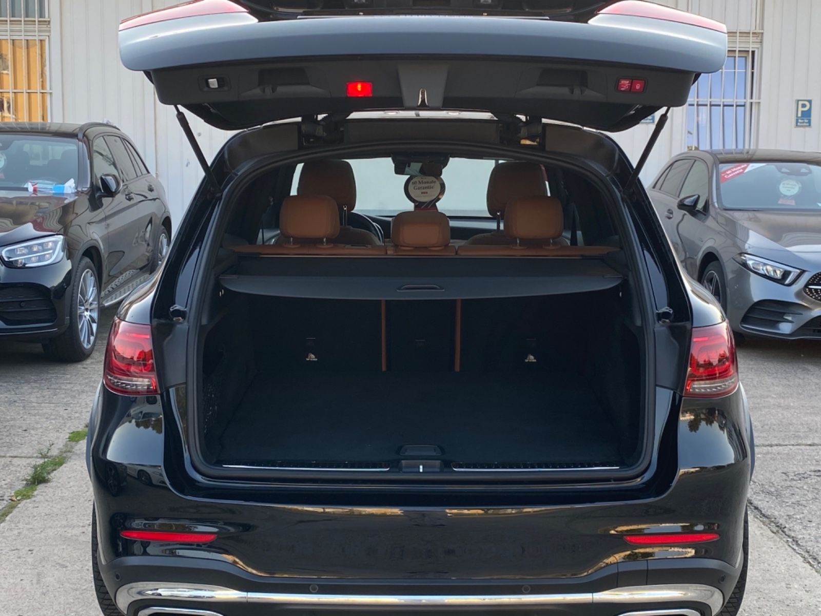Mercedes-Benz GLC400d AMG 4M Airmatic_Panora_KeylessEntry_360°