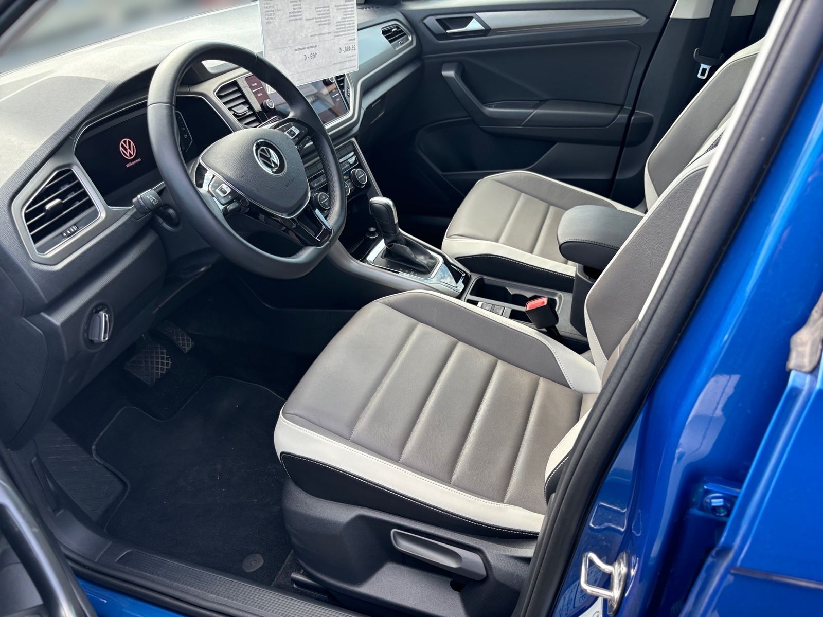 Volkswagen T-Roc 1.5 TSI Style - Samsaru's Car Outlet