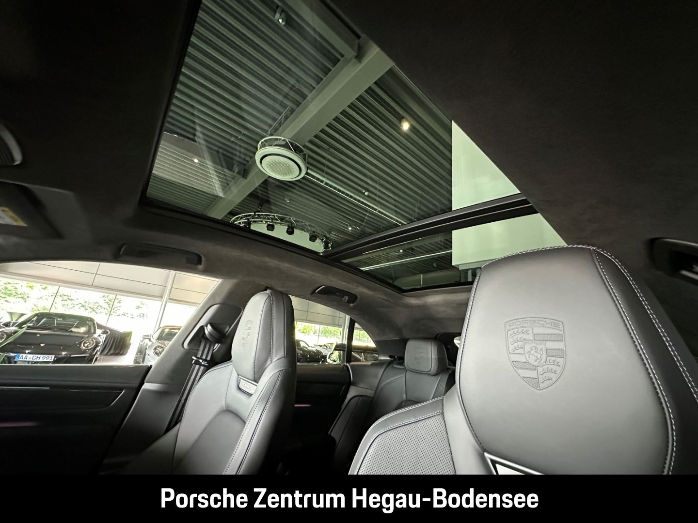Porsche Macan Turbo/Electric Sport/Hinterachslenkung/Mat