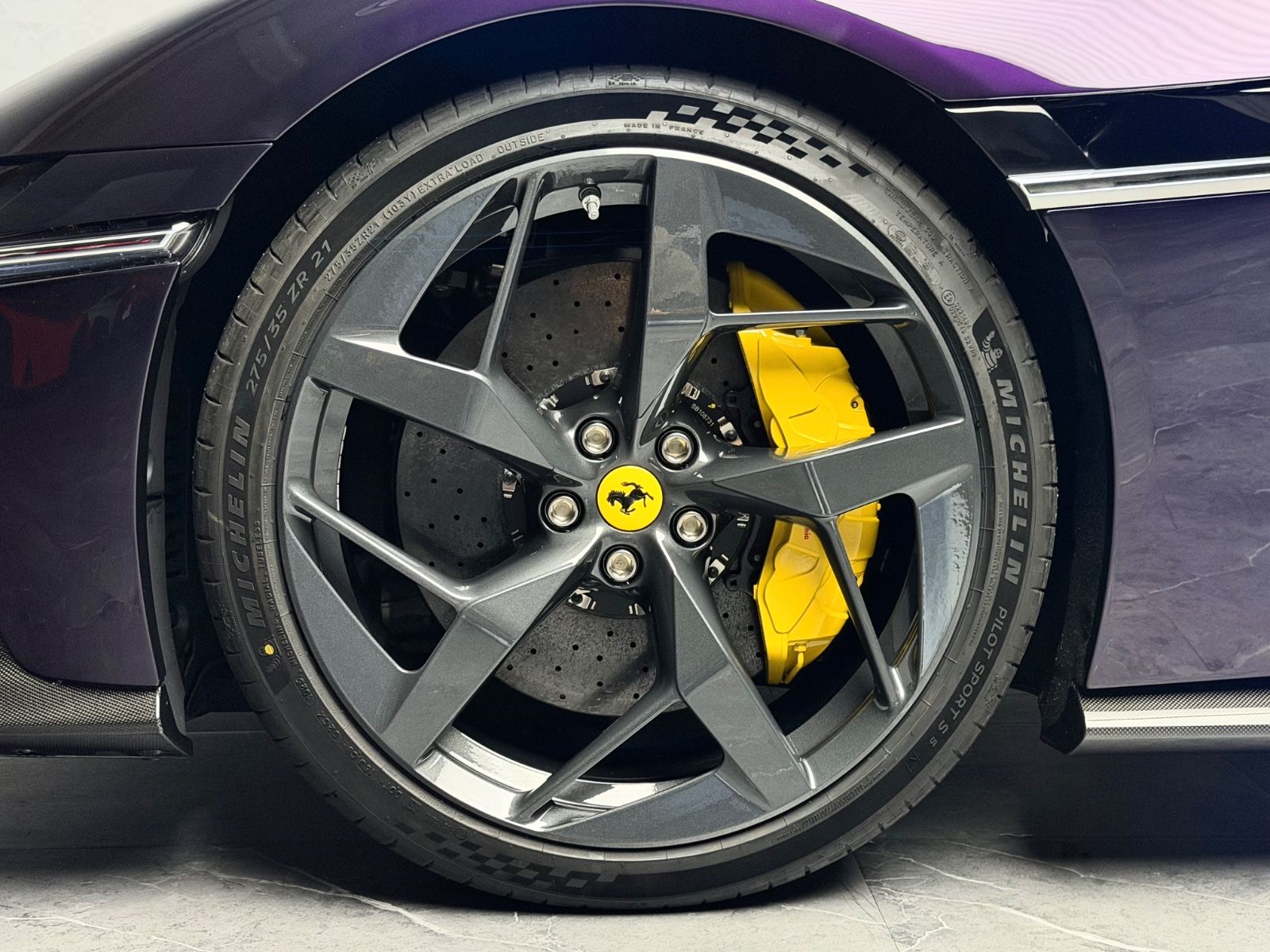 Ferrari 12Cilindri FULLCARBON VIOLA HONGKONG LIFT 360