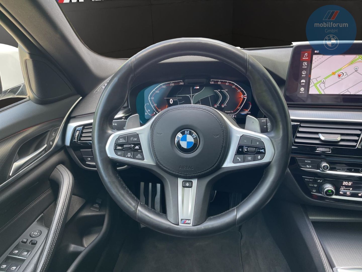 BMW 530 i Touring M-Sport AHK StandHZG Panorama