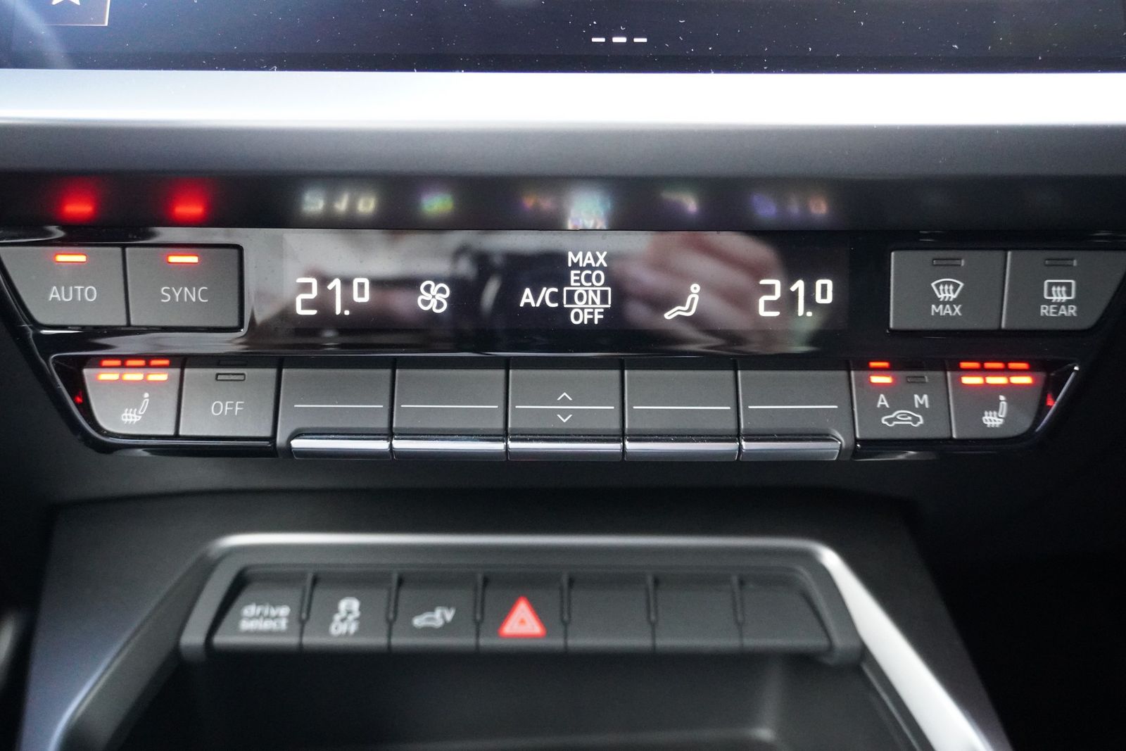 Audi A3 Sportback 40 TFSIe S line Sitzheizung LED DAB