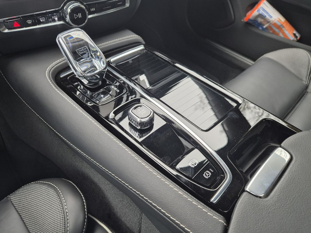 Volvo S60 T8 Ultimate Dark Recharge Plug-In Hybrid AWD