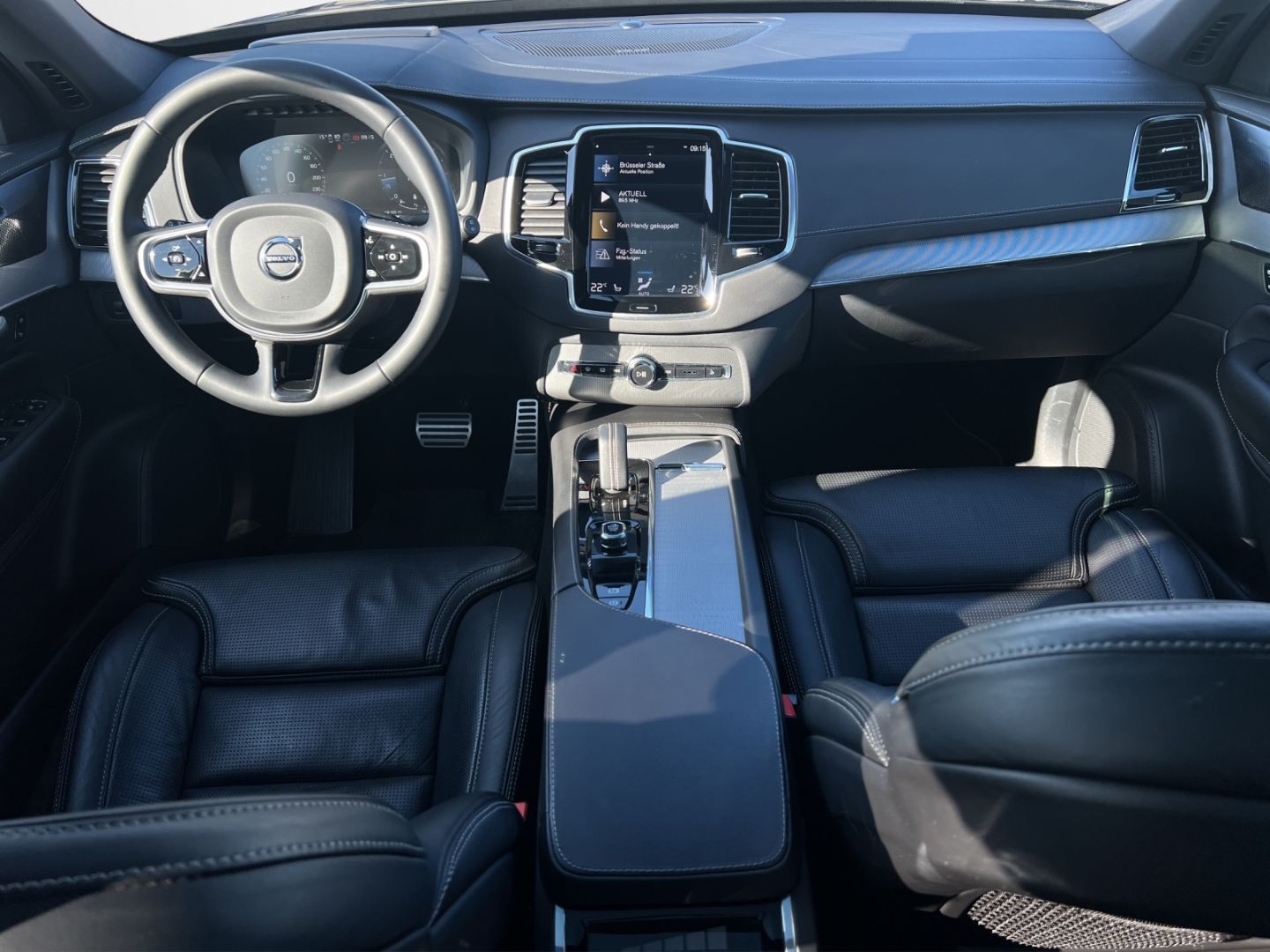 Volvo XC90 B5 D AWD R-Design 4ZKlima MassageSitze