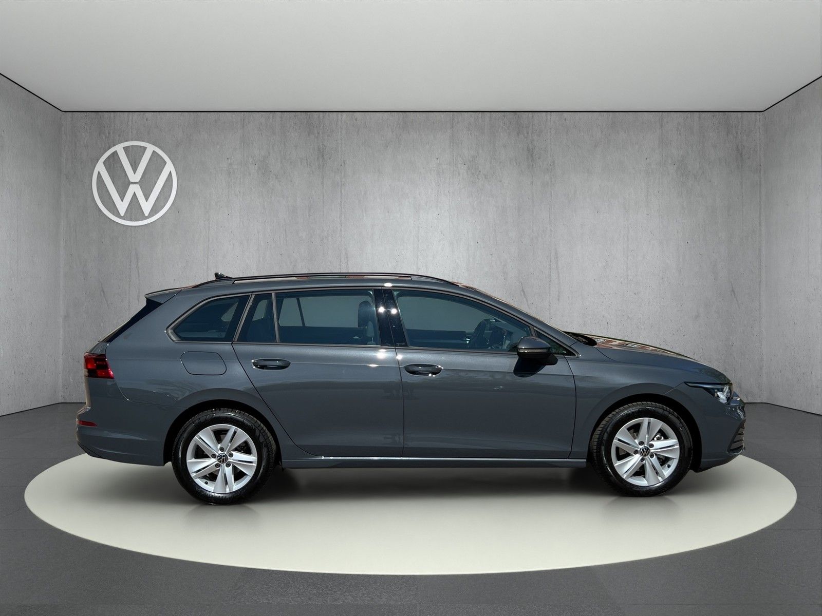 Volkswagen Golf Variant VIII eTSI Life DSG - Samsaru's Car Outlet