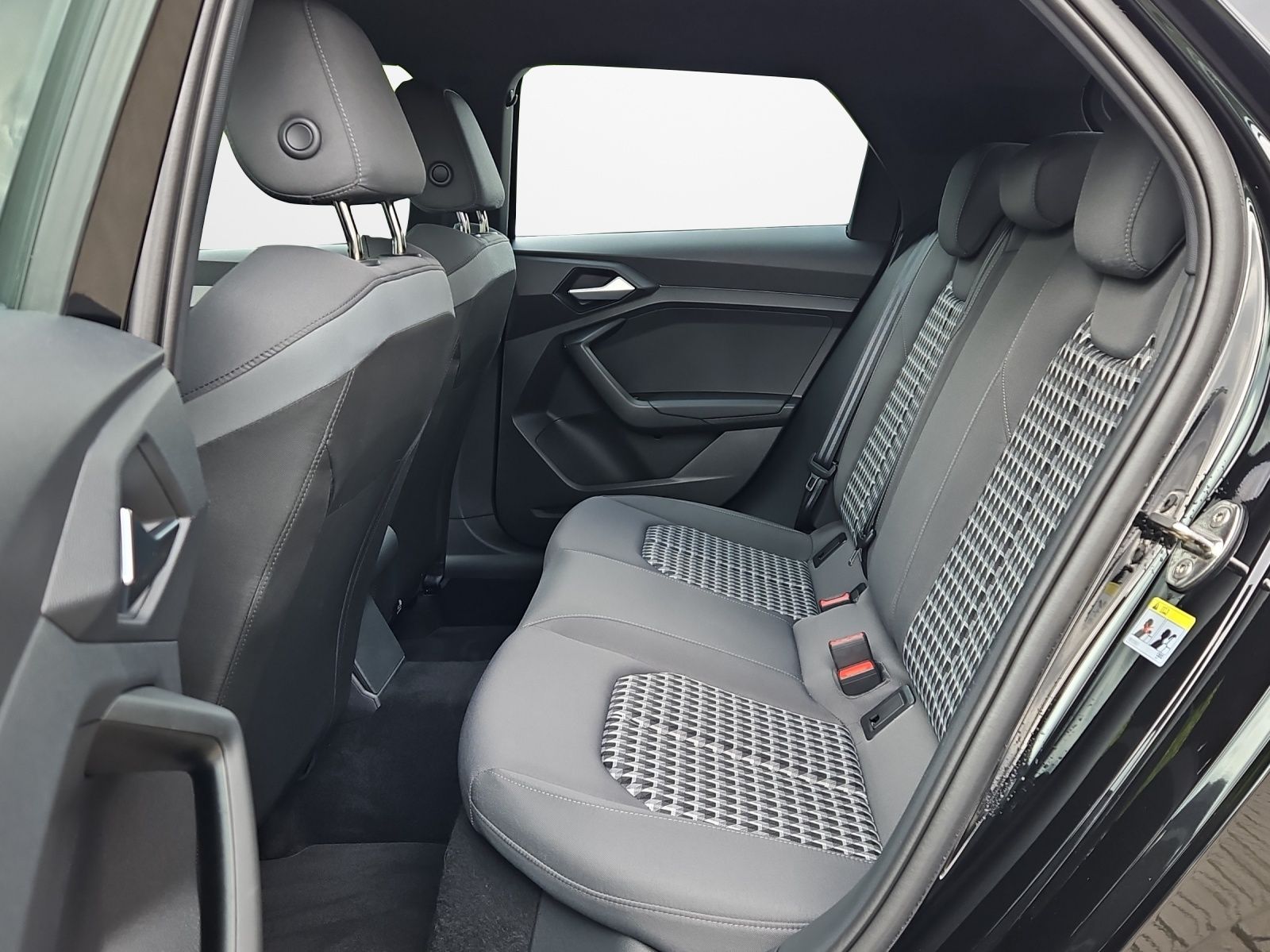 Audi A1 Sportback 30 TFSI S tronic S line LED SHZ 17-