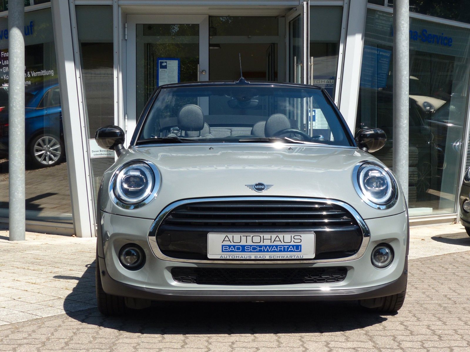 MINI Cooper Cabrio Chili - Samsaru's Car Outlet